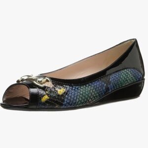 Amalfi by Rangoni Ibbie Snake Print Flat EUC